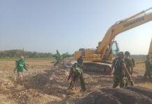 Ekskavator Percepat Target TMMD, Pondasi Mushola dan Toilet Umum Mulai Digarap
