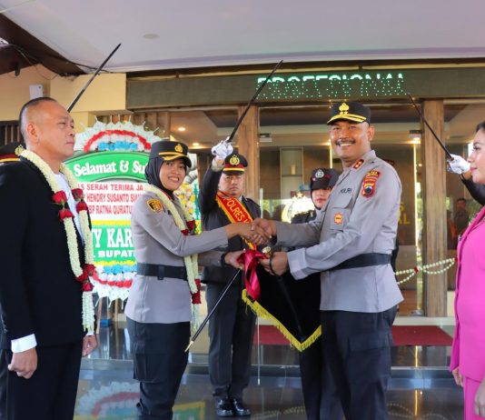 Pamit dari Kendal, AKBP Hendry Serahkan Tongkat Estafet kepada AKBP Ratna