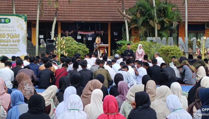 Maulid Nabi di SMAN 1 Menggala: Meneladani Akhlak Rasulullah, Membentuk GenerasiBerkarakter mulia
