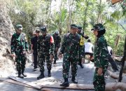 Melihat dari Dekat Jalan Harapan Warga Tim Wasev Tinjau Rabat Beton TMMD di Gumelem Kulon