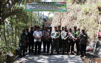 Foto Bersama Tim Wasev dan Forkopimda Simbol Sinergi Membangun Gumelem Kulon
