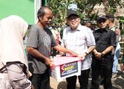 Bingkisan Sembako Jadi Simbol Kepedulian Tim Wasev untuk Warga Gumelem Kulon