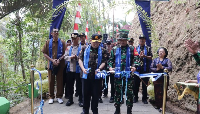 Pita Dipotong Jalan 737 Meter Resmi Dibuka Warga Gumelem Kulon Kini Punya Akses Baru