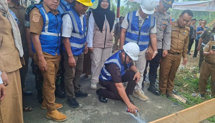 Pemkab Lebong Mulai Bangun Jembatan Bukit Harapan, Dinas PU Pastikan Pekerjaan Diawasi