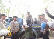 Kapolres Kendal Salurkan 150 Kg Beras untuk 30 KK di Gempolsewu