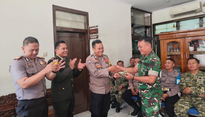 Perkuat Sinergitas TNI-Polri, Kapolsek Weleri Hadiri Peringatan HUT TNI ke-81 di Koramil 04/Weleri