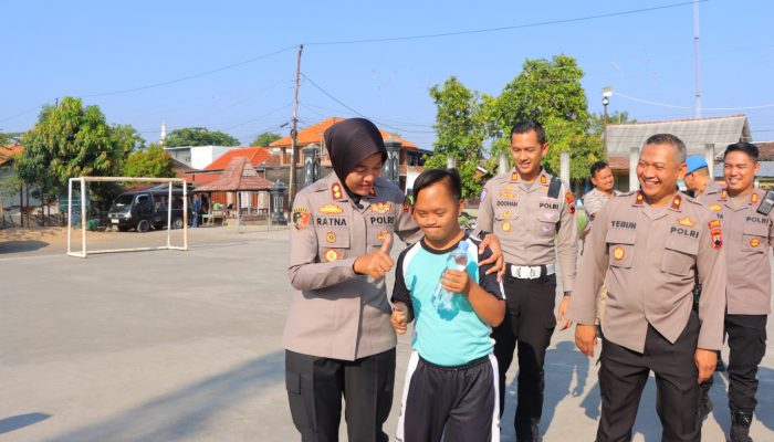 Kapolres Kendal Sambangi 150 Siswa SLB, Hadirkan Senyum dan Kepedulian