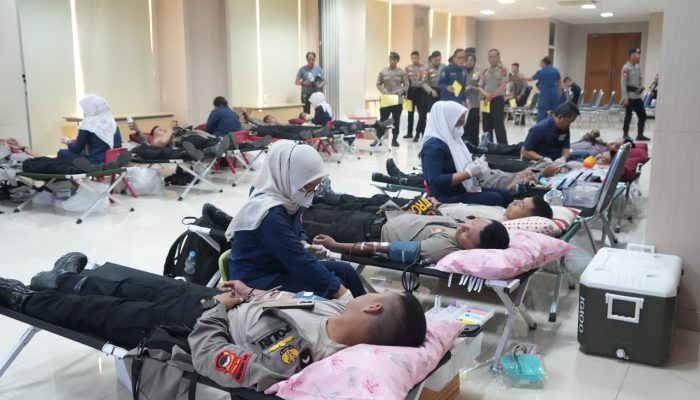 Peringati HUT ke-75 Humas Polri, Polda Jateng Gelar Donor Darah untuk Kemanusiaan