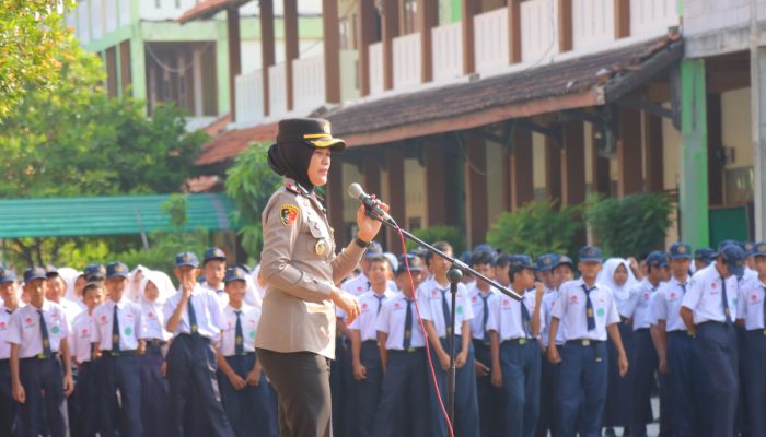 Kapolres Kendal Edukasi Siswa MTsN 1 Brangsong soal Bahaya Bullying
