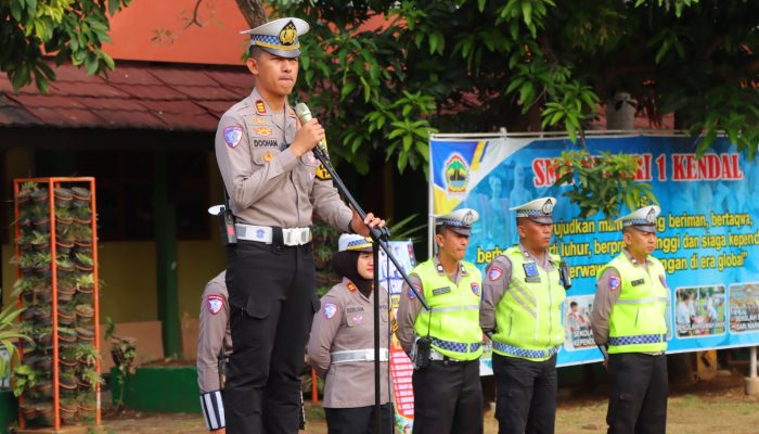 Satlantas Polres Kendal Sosialisasikan Operasi Patuh Candi 2026 di SMAN 1 Kendal
